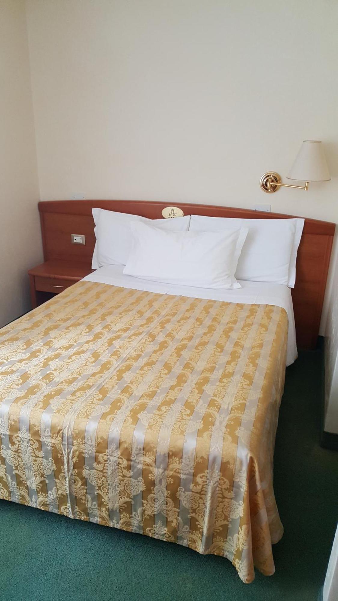 Hotel Arizona Lignano Sabbiadoro Quarto foto